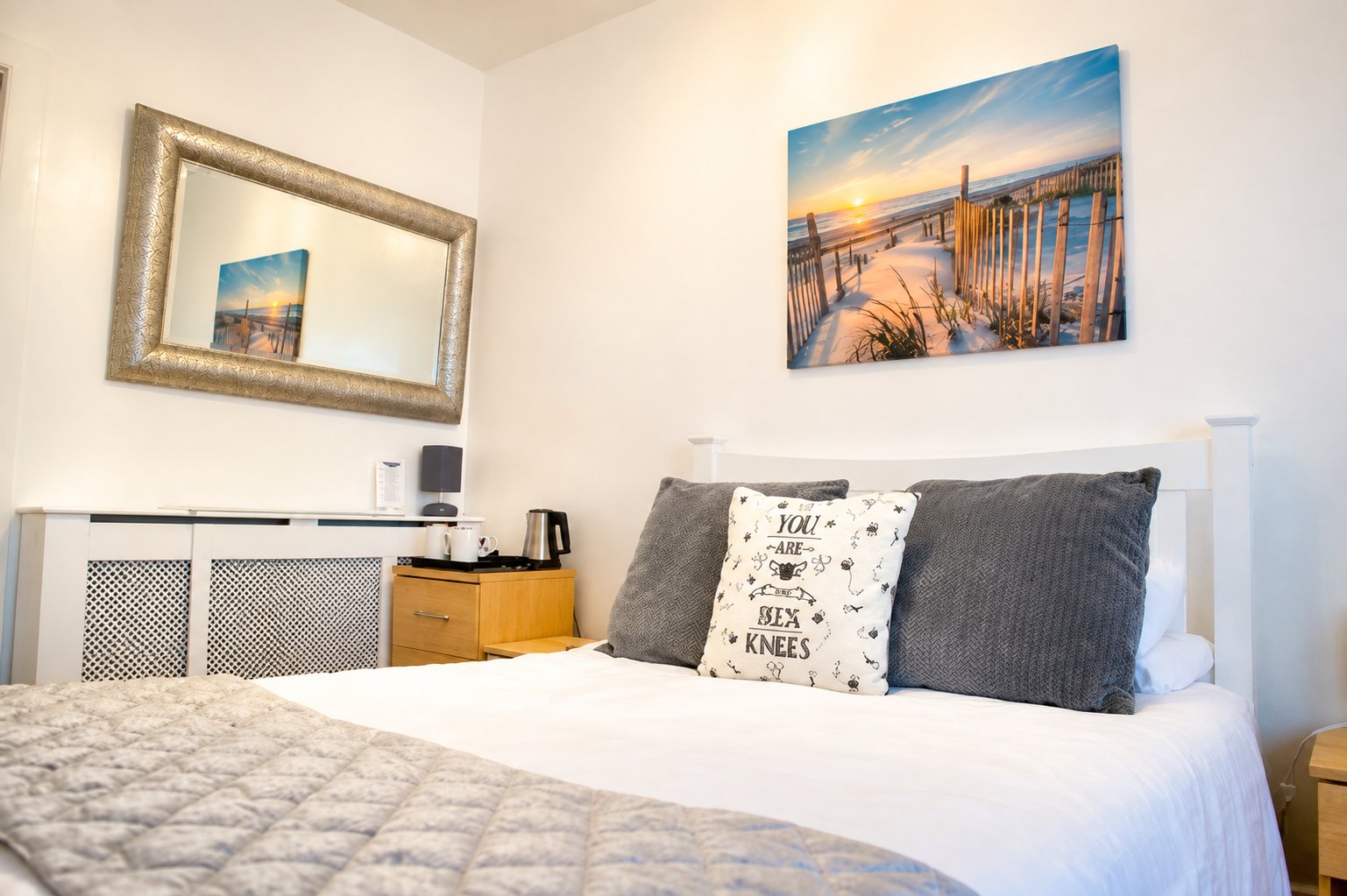 A bright double room at the Kantara